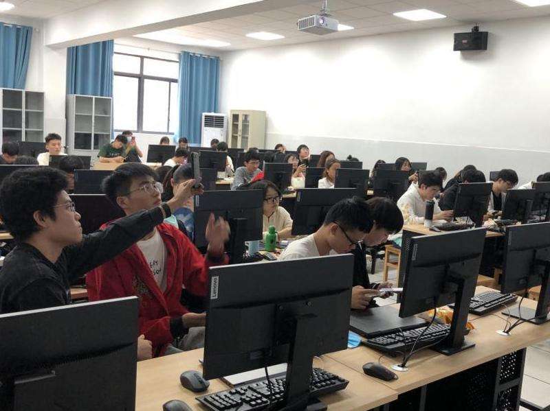 Facebook总部的五级软件工程师介绍